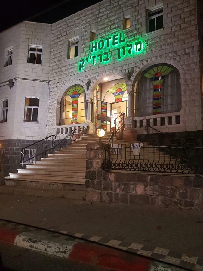 Bergik Hotel Tiberias Bagian luar foto