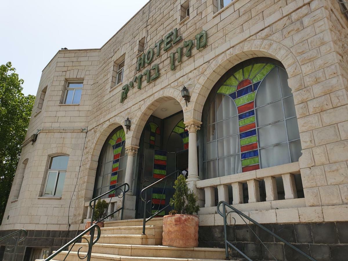 Bergik Hotel Tiberias Bagian luar foto